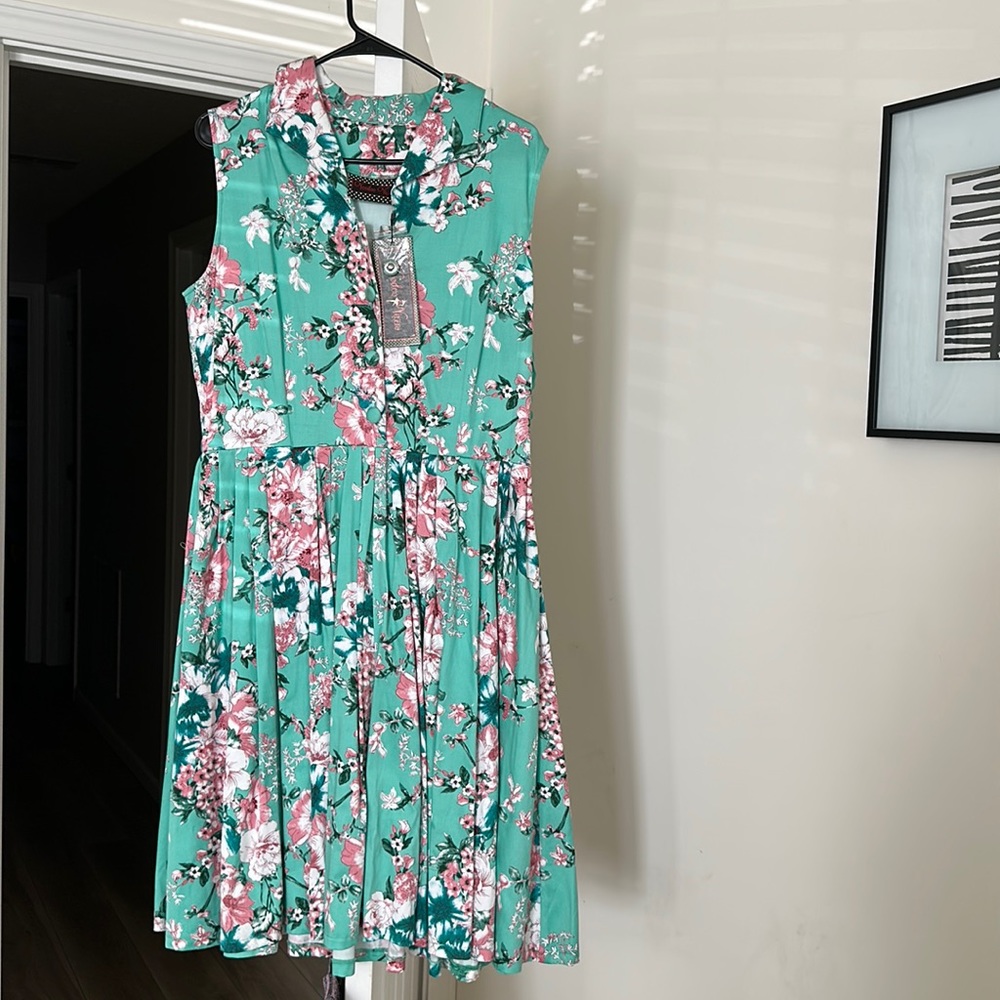 Voodoo Vixen Floral Pin-Up vintage style retro 50’s 60’s dress NWT pinup